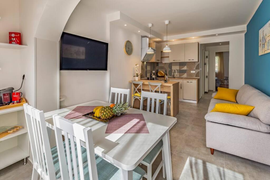 New Two Bedroom Apartment Maloni PUY Eksteriør bilde